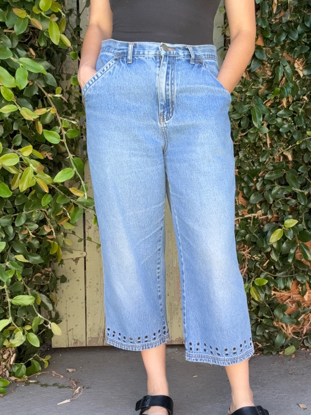 Vintage Bill Blass Blue Denim Jorts Cropped Shorts with Metal Eyelet Detail 10